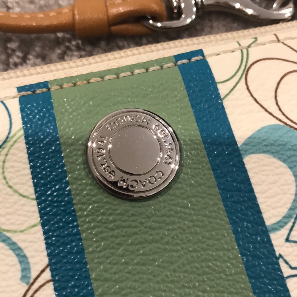 Coach Wristlet - Picture 4 of 4